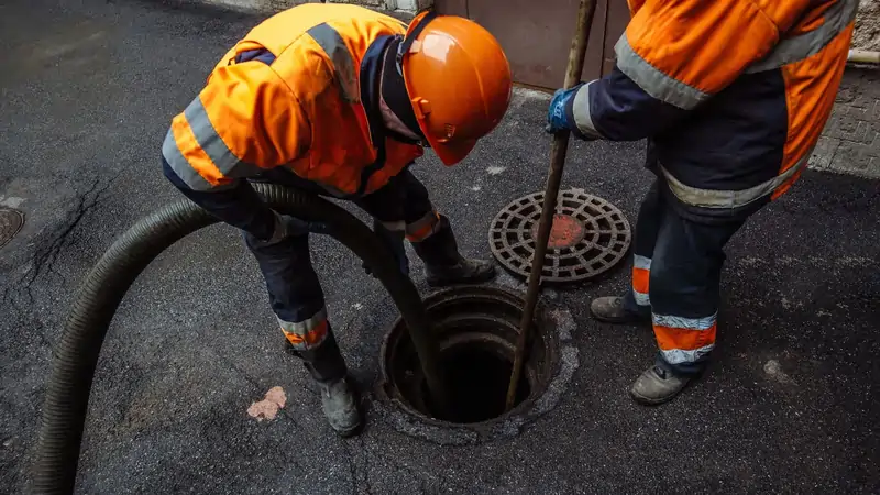 Sewer line repair and replacement in East Cobb showing underground pipe repair work